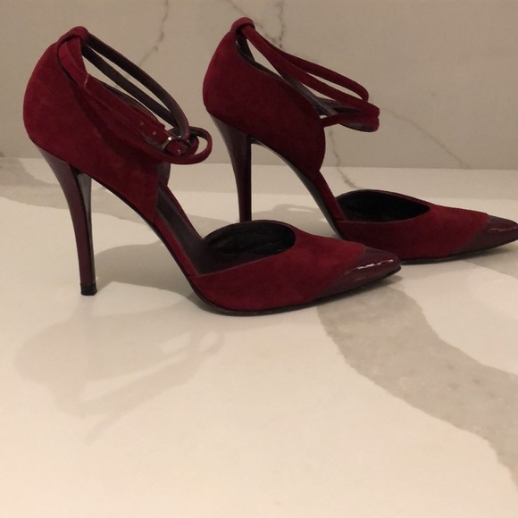 STUART WEITZMAN deep red suede/patent leather heels - Picture 2 of 9